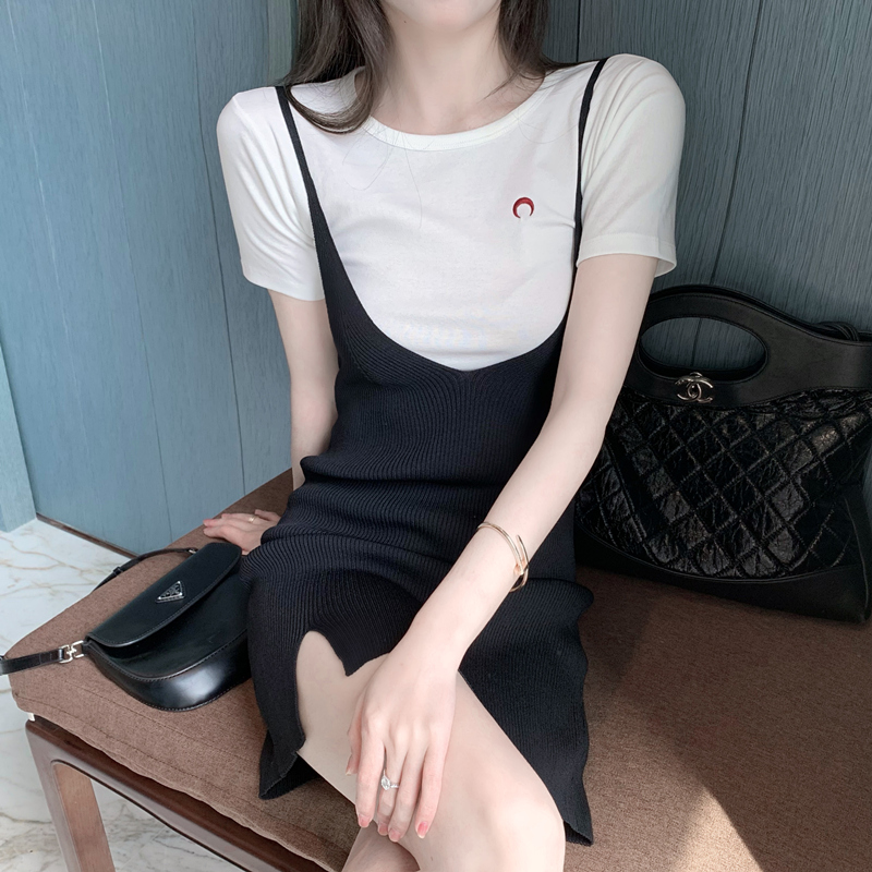 Real price white slim round neck bottom shirt + slim V-neck suspender dress
