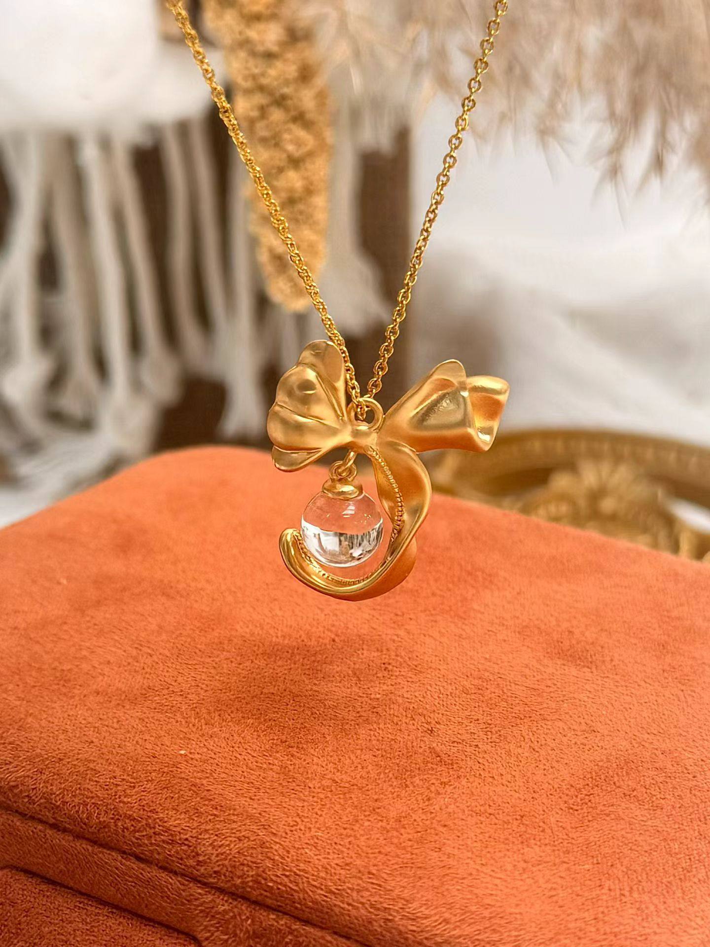 【吊坠】天然双a白水晶泡泡珠配保色14k铜包金在逃公主蝴蝶结吊坠,饰品/流行首饰/时尚饰品新,银饰项链,淘宝优惠券,粉丝福利购,淘宝优惠卷