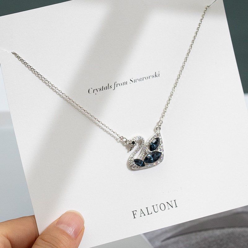 采用施华洛世奇元素简约小天鹅吊坠项链女百搭锁骨链短款学生颈链