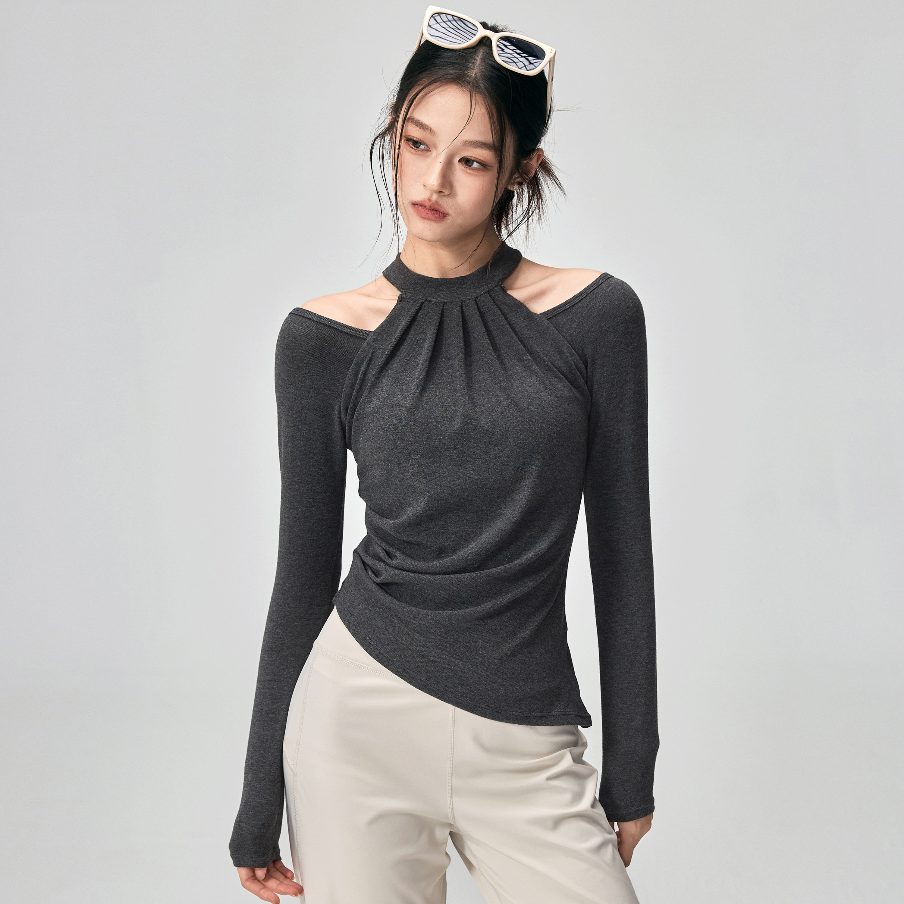 健身女孩露肩瑜伽服长袖带胸垫设计感普拉提训练秋季运动上衣新款
