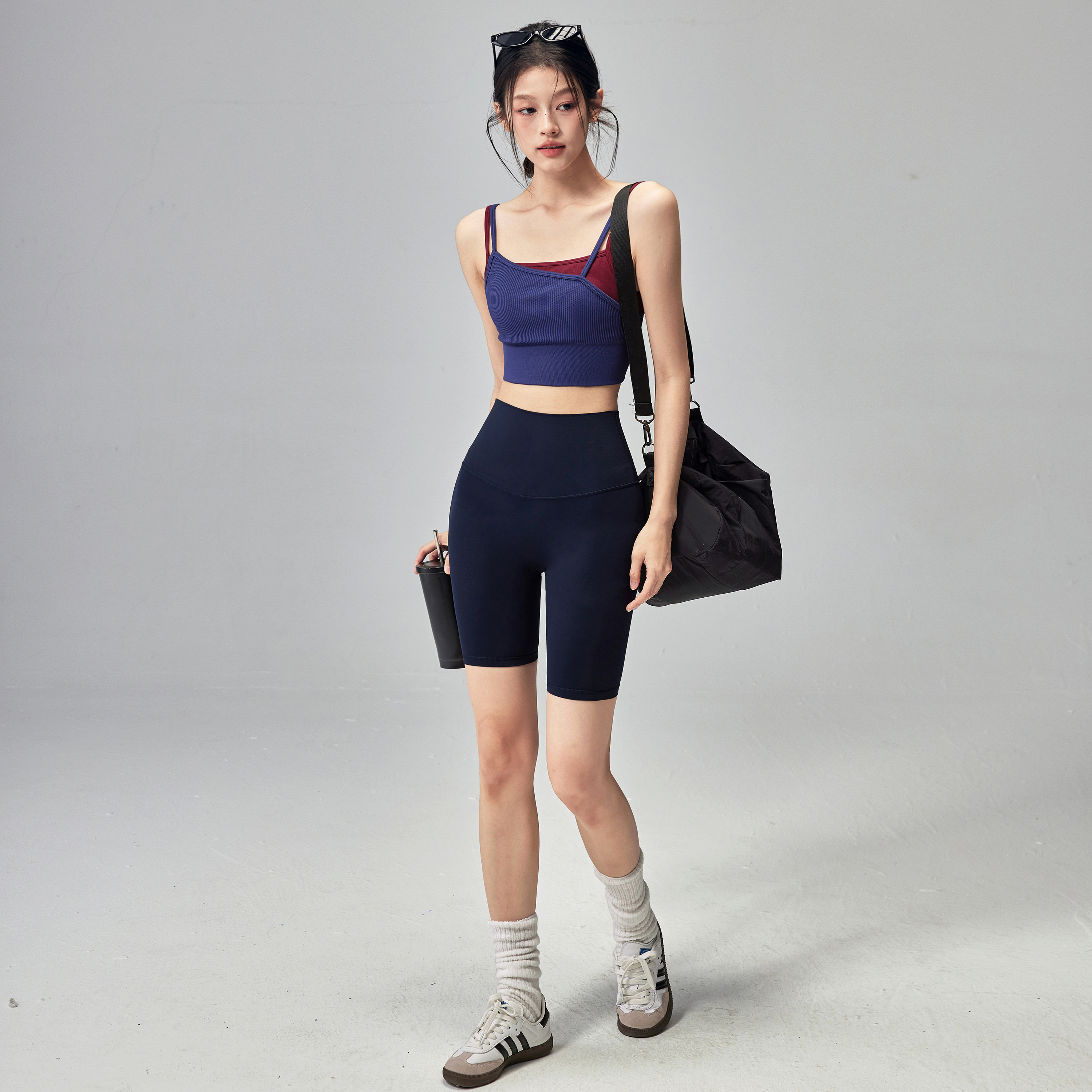 健身女孩裸感显瘦瑜伽短裤套装夏图片