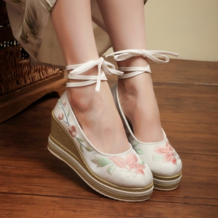 古色江南汉服鞋子女冬季增高古风绣花鞋新中式民族风布鞋坡跟旗袍