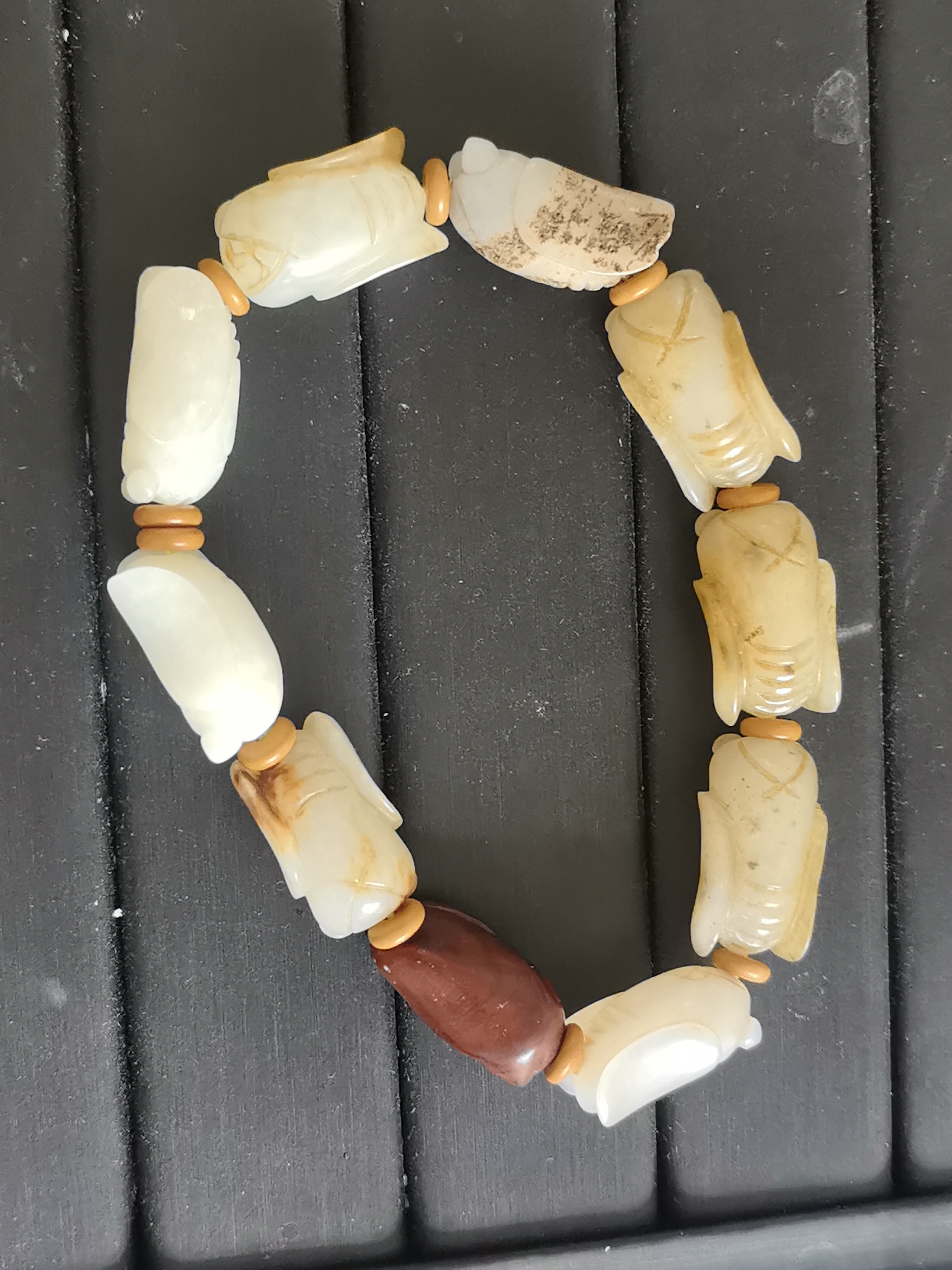 和田玉10粒带沁色玉蝉手链