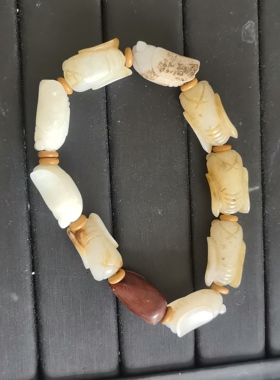 和田玉10粒带沁色玉蝉手链