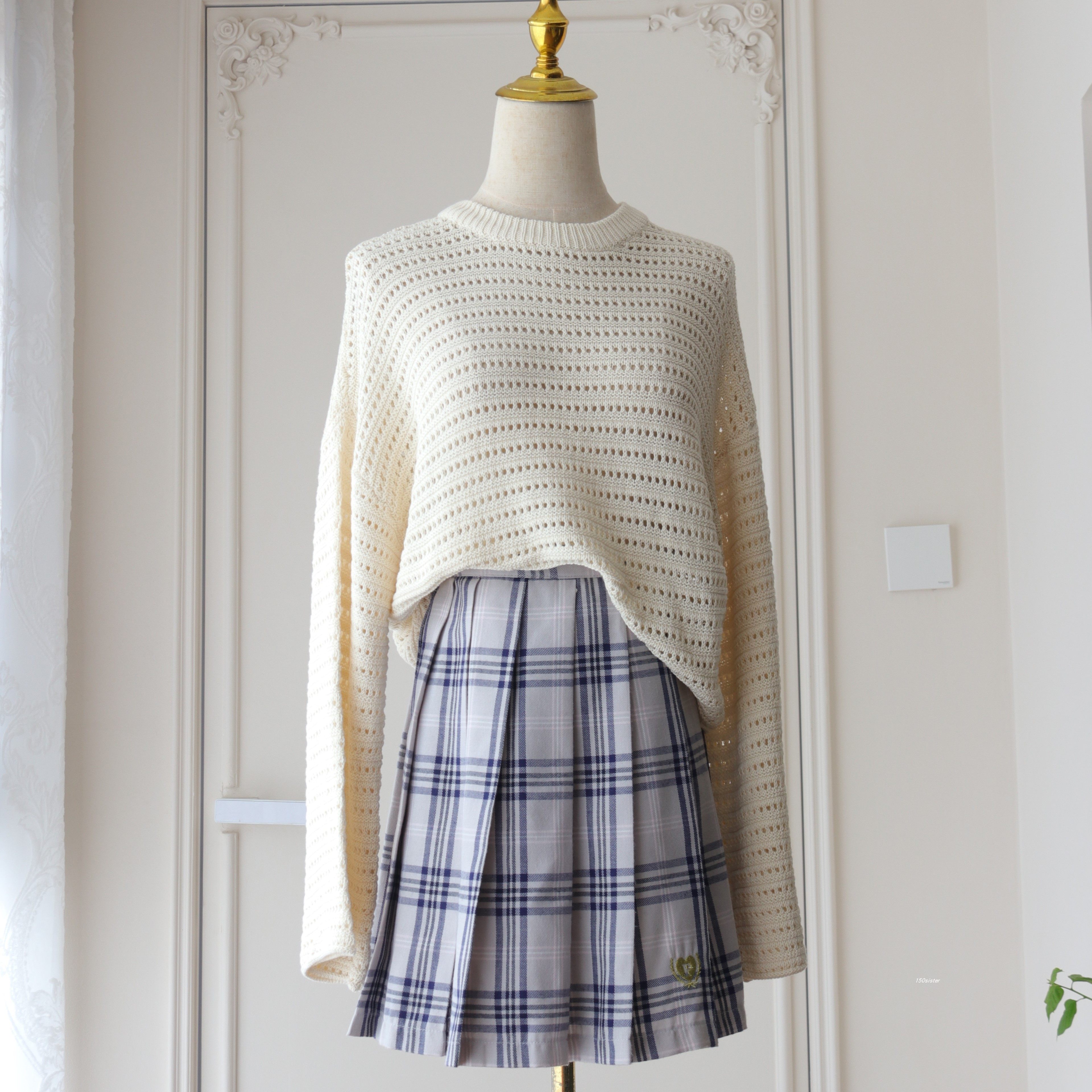 宽松百搭版长袖喇叭袖毛衣女