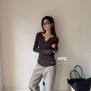 HYC十三行2026秋季新款修身V领长袖T恤女简约百搭显瘦上衣20880