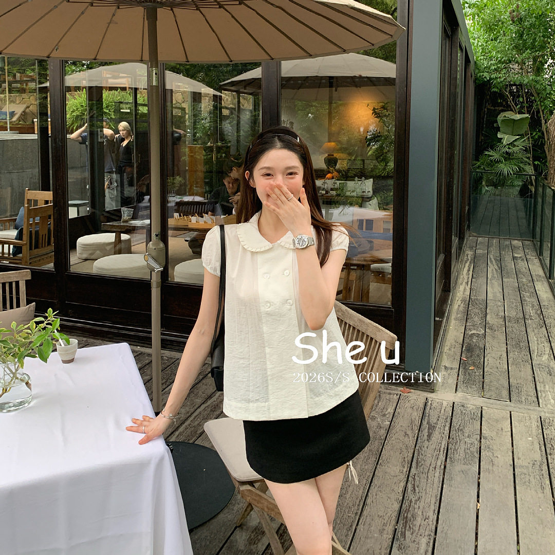 SHE U韩系学院风白色娃娃领双排扣衬衫女2026夏季款百搭显瘦上衣