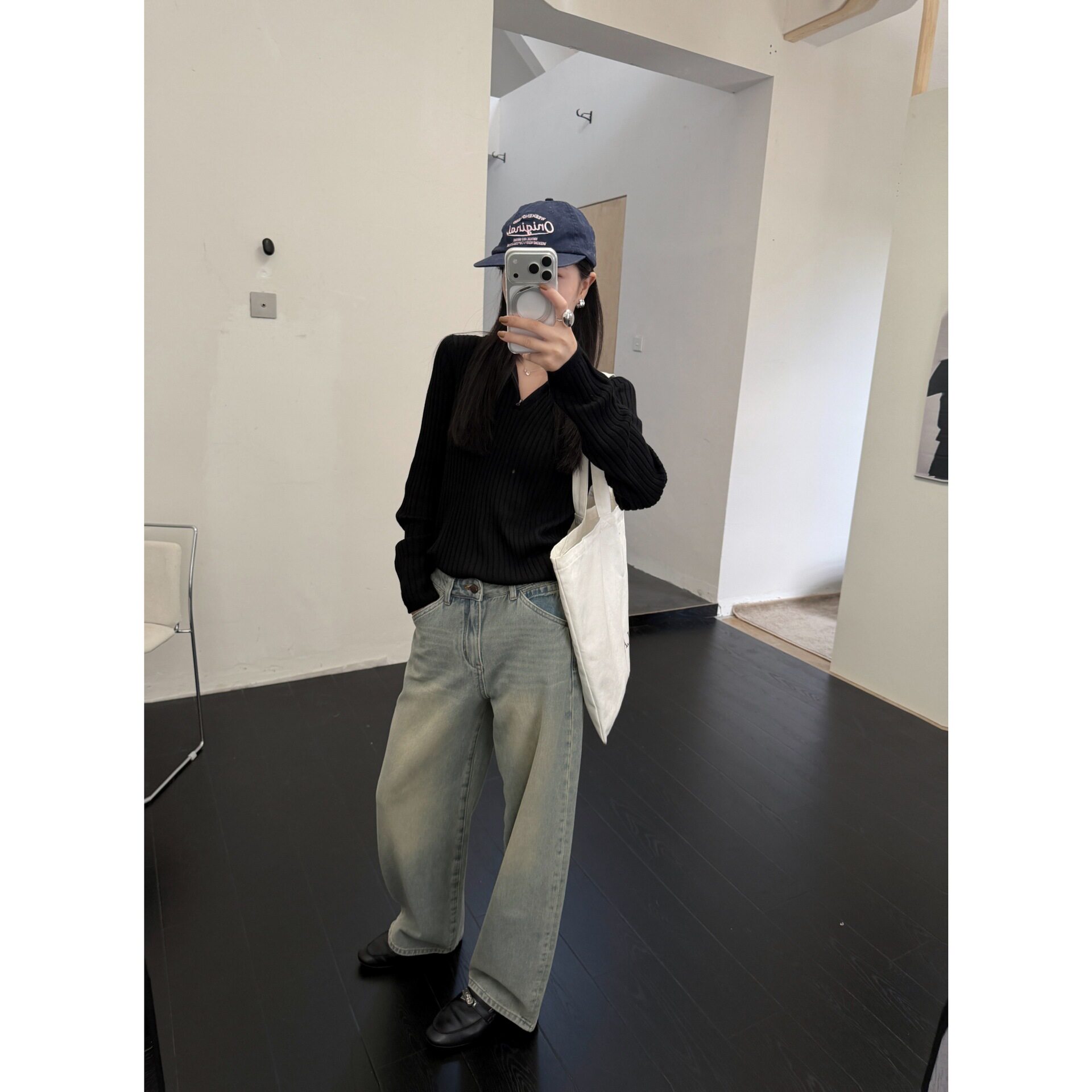 GAGD 浅色做旧水洗松弛美式弯刀圆弧牛仔裤女斜口袋磨白阔腿长裤