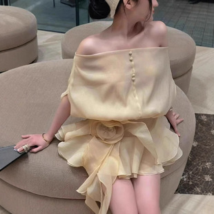 套装 短裙裤 连衣裙 25ss越南小众两件套露背系带一字肩泡泡纱衬衫