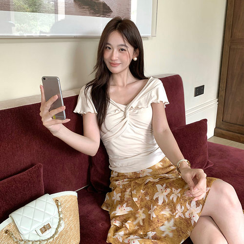 SE白标-“焦糖冷肤“法式纯欲荷叶边扭结V领亲肤修身上衣89883