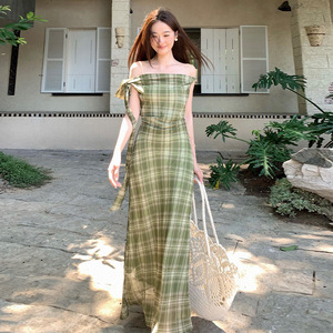 SE白标-“夏日浪漫”美人来了~法式度假系带斜肩格纹连衣裙88688