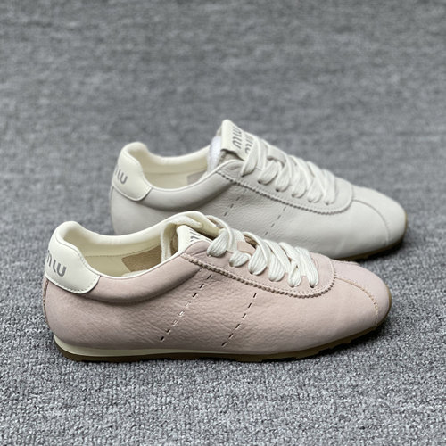 欧洲站女鞋2026春季新款欧货真皮系带平底防滑显脚小德训鞋板鞋女