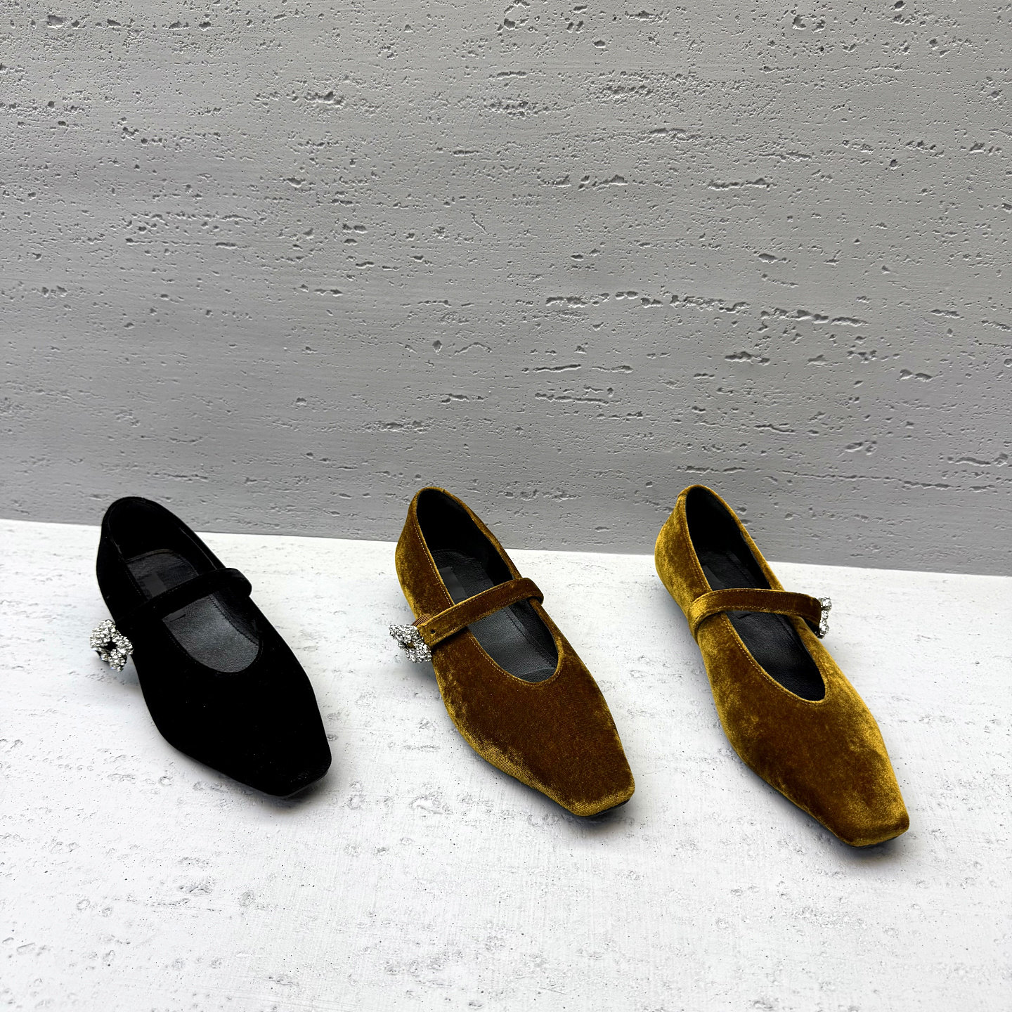 欧洲站欧货女鞋2026春新方头玛丽珍鞋水钻一字扣带低跟绒面单鞋女