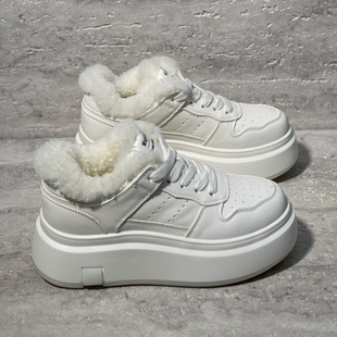 欧洲站女鞋2025冬季新款真皮加绒保暖系带厚底休闲板鞋小白鞋女款