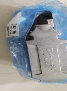 R900704608液压比例方向阀4WRZ32W8-520-7X/6EG24N9K4/D3M原装