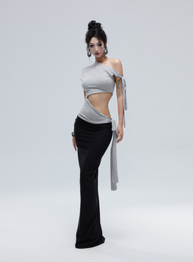 Kilonova欧美风露肩绑带纯色T恤上衣女黑色显瘦包臀半身裙两件套