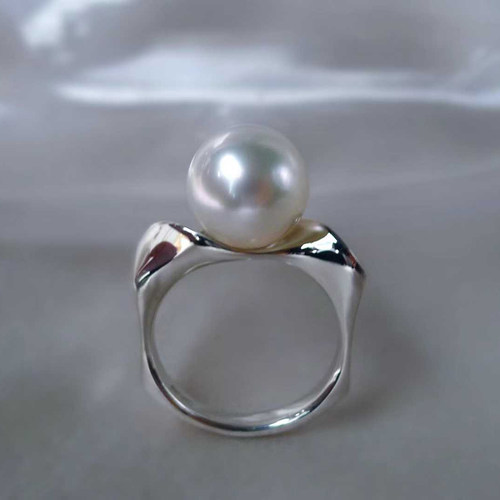 冷光白南洋正圆澳白珍珠戒指