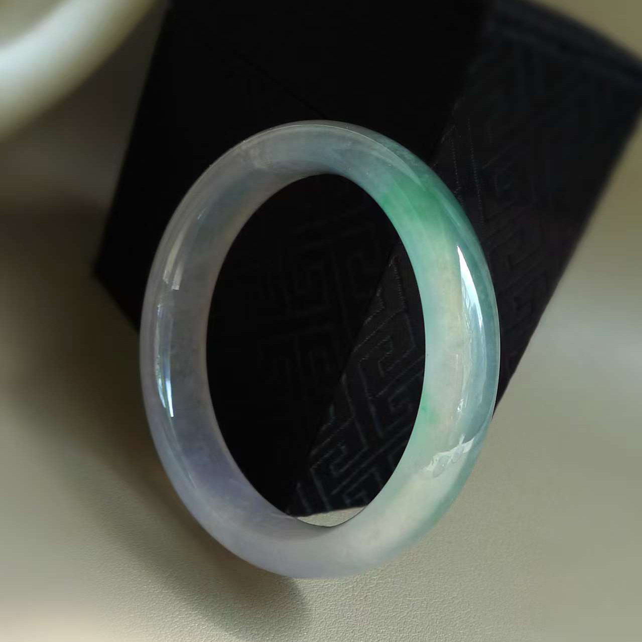 纯翠珠宝现货精品 天然A货翡翠绝美春带彩冰玻种老水足手镯56圈口