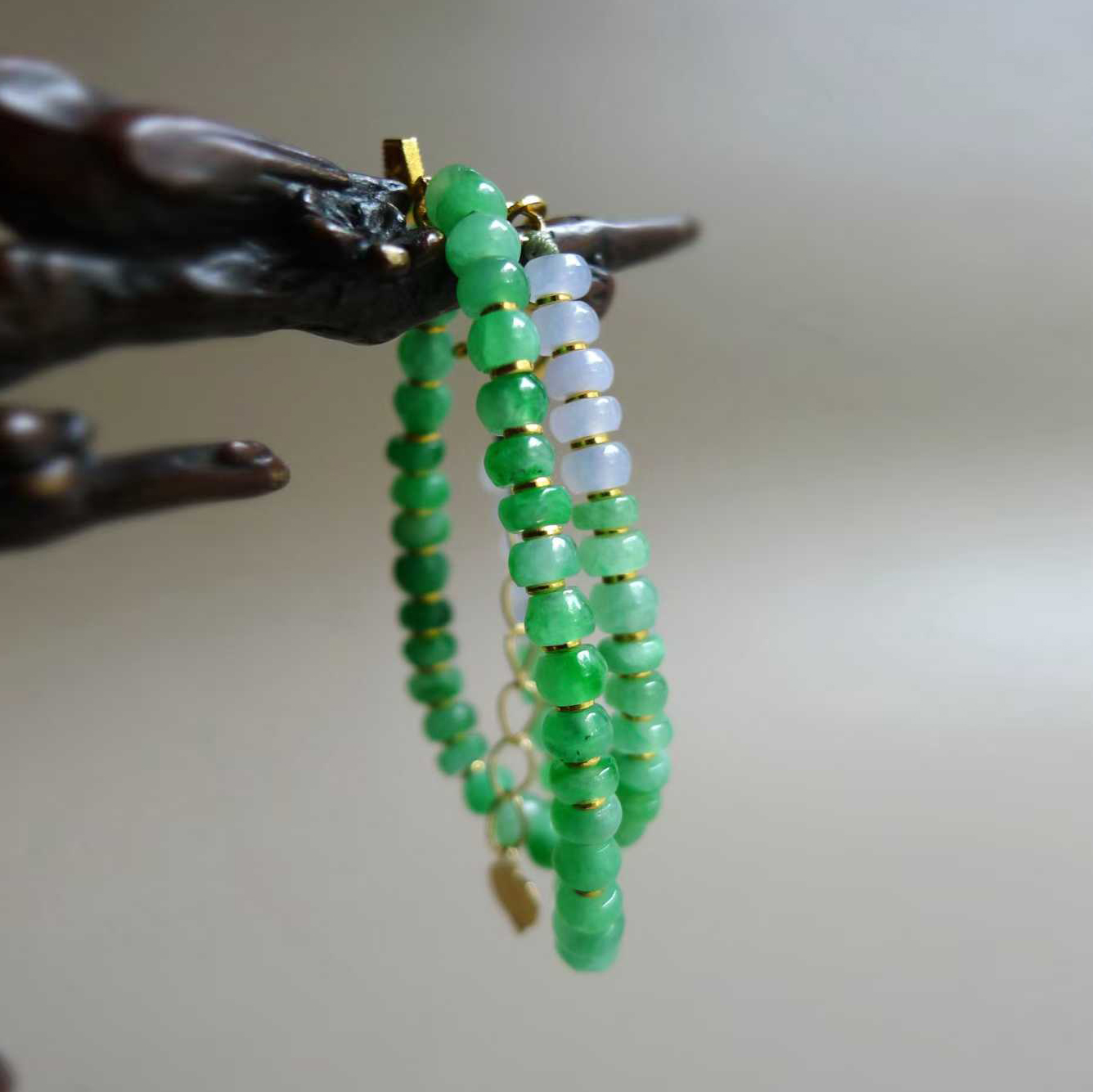 阳绿翡翠算盘珠渐变色手链