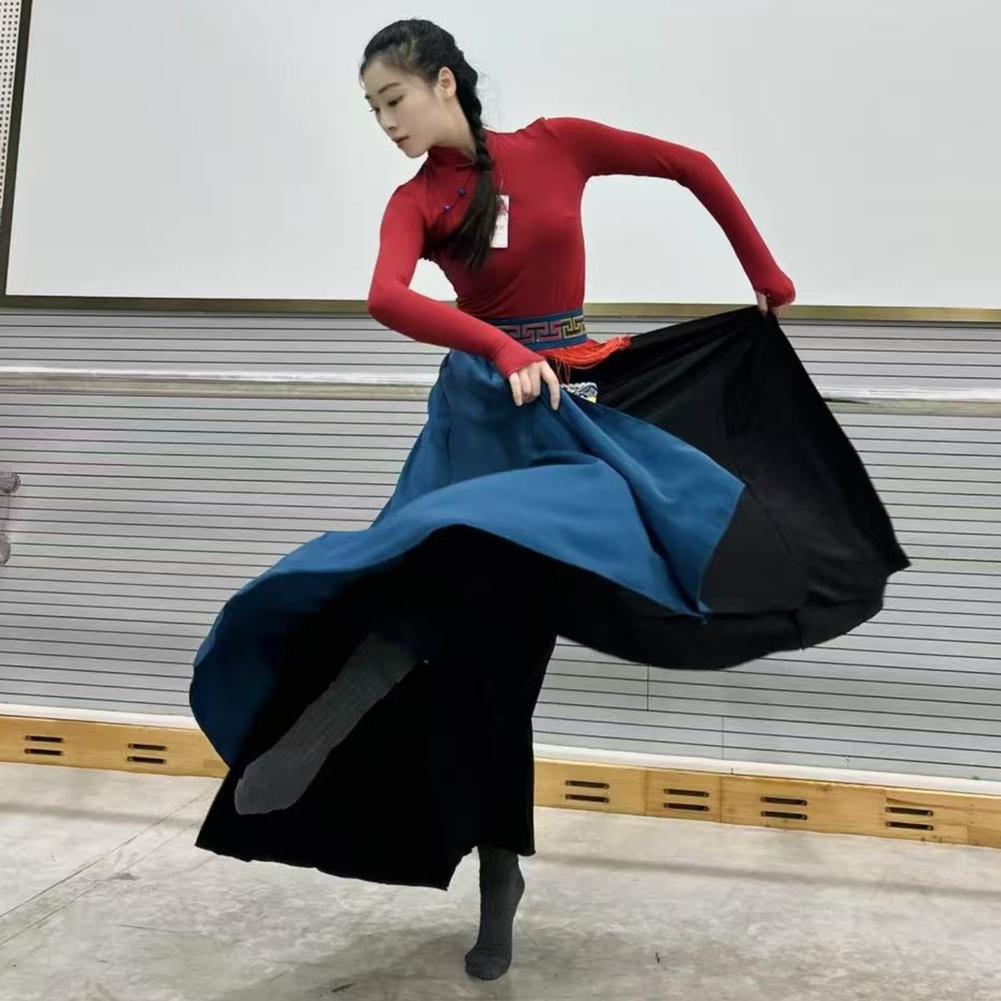 舞蹈练功服上衣藏族舞半身裙艺考民族舞练习服广场舞演出比赛服装