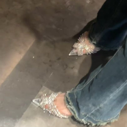 新款闪闪水钻尖头透明一字凉拖外穿设计感细跟凉鞋高跟鞋好看性感