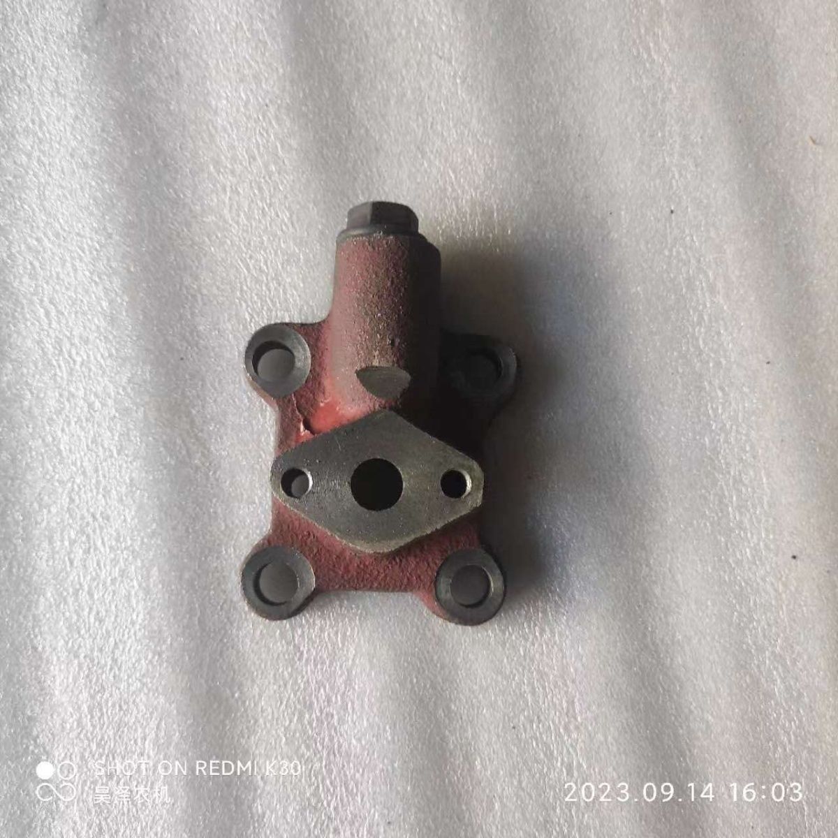 海山拖拉机454/554/604/704提升器牛头侧边进油连接板