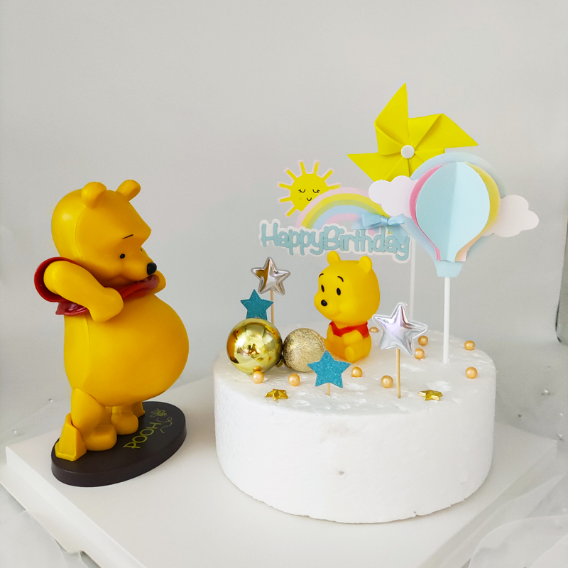 黄色小熊肚皮站立怀孕蛋糕装饰
