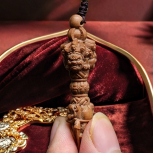 老山檀香精雕金刚降魔杵吊坠老山檀时来运转挂件吊坠民族风项链