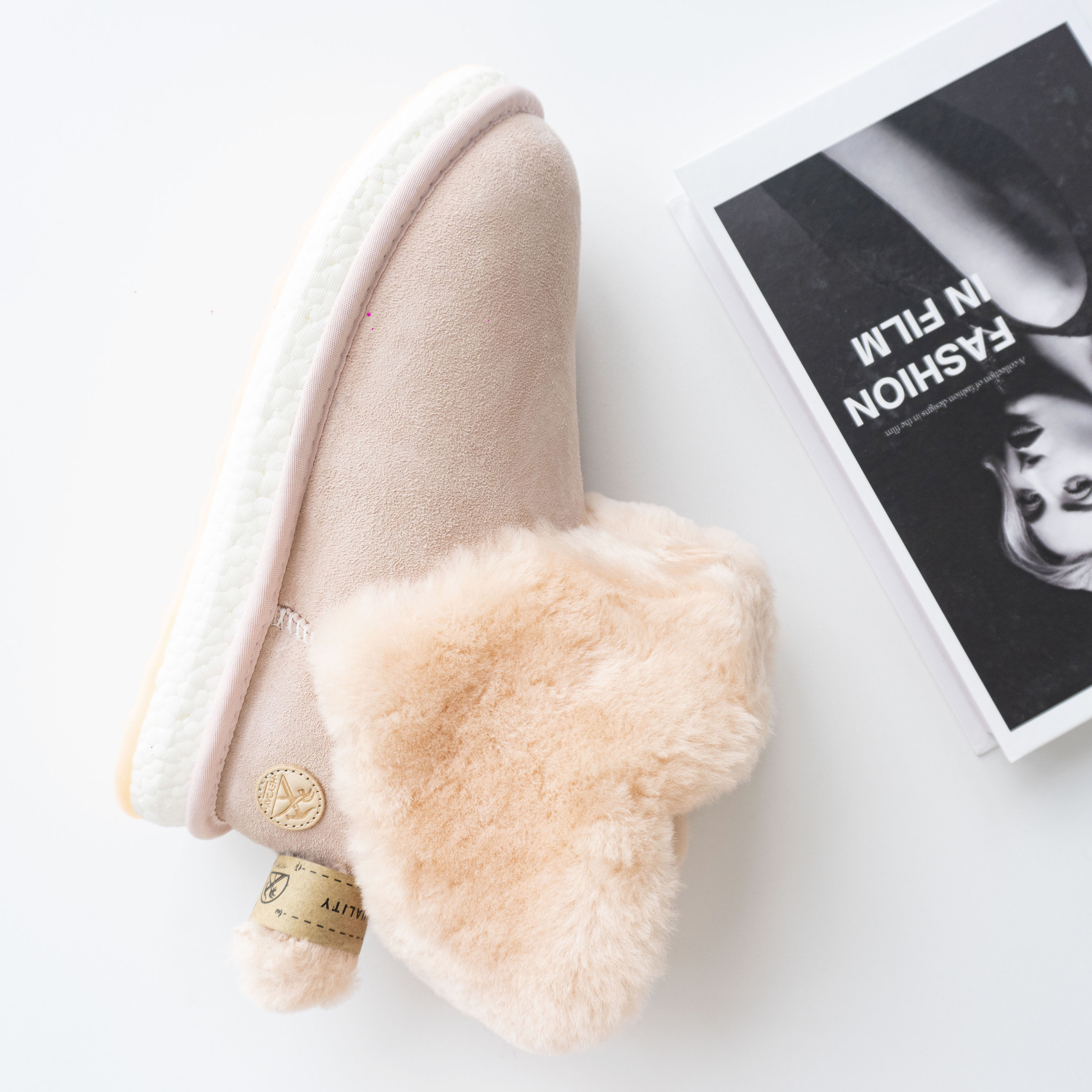 羊毛皮一体冬季户外中筒保暖加厚绒雪地靴