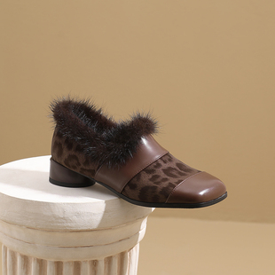 AMEINOR秋冬新款保暖外穿毛毛鞋2026方头舒适中粗跟真皮加绒单鞋