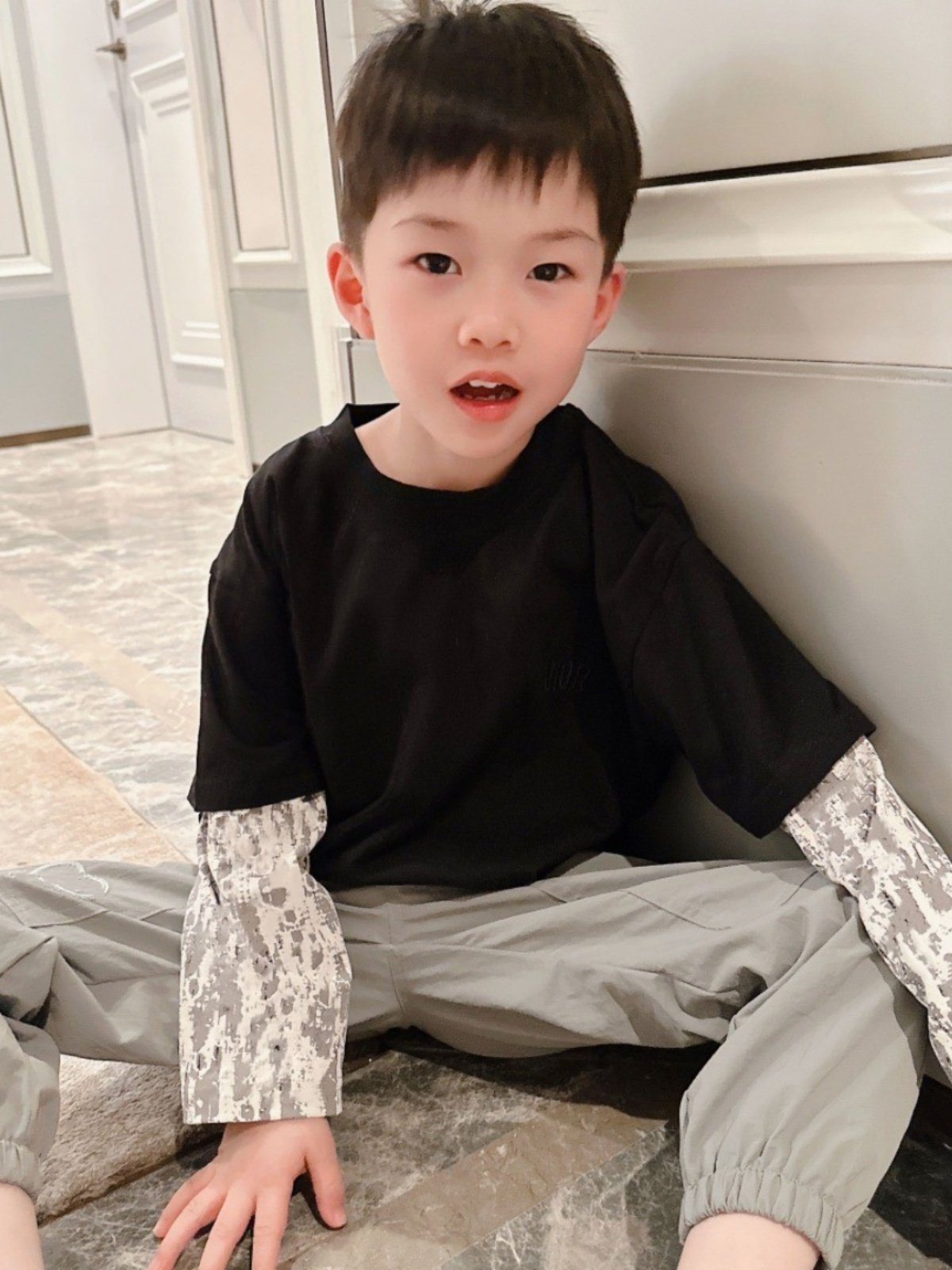 2025春夏灰色经典老花拼色针织假两件长袖T恤小中大儿童简约百搭,童装/婴儿装/亲子装,T恤,淘宝优惠券,粉丝福利购,淘宝优惠卷