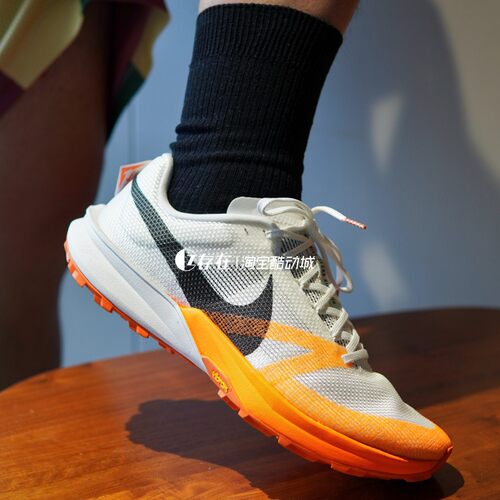 Nike/耐克女子透气耐磨跑步鞋