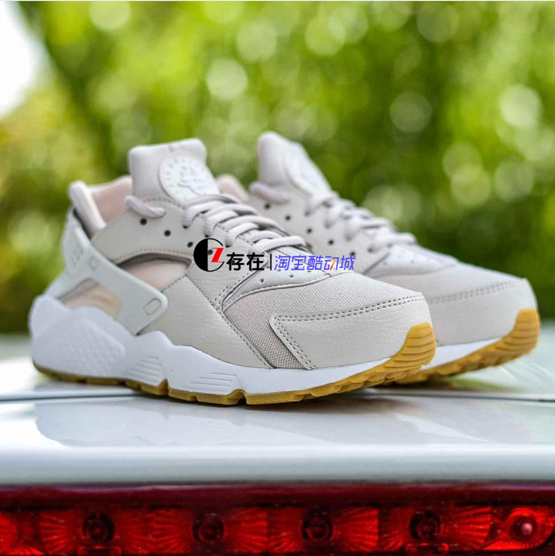 Nike Air Huarache 华莱士灰白粉女子运动休闲跑步鞋 634835-034