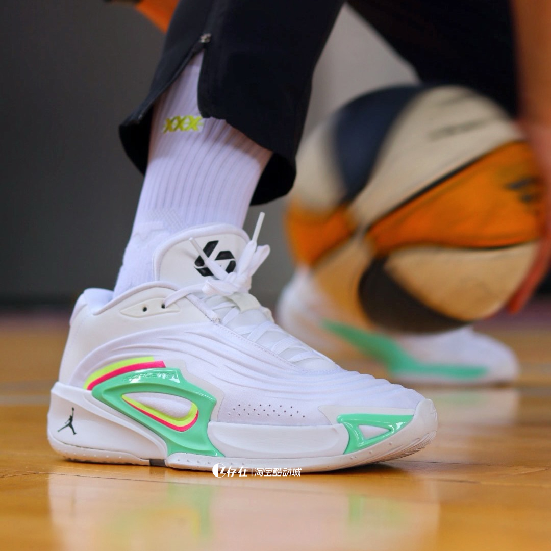 东契奇卢卡白色实战运动篮球鞋