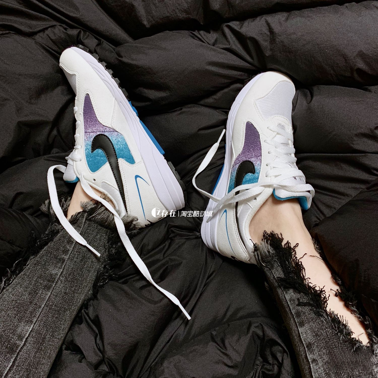 Nike老爹鞋现货复古喷墨渐变