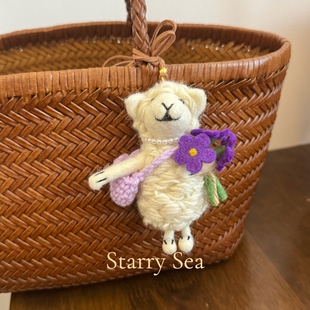 尼泊尔手工羊毛毡挂件可爱动物小羊挂件钥匙扣包包挂饰