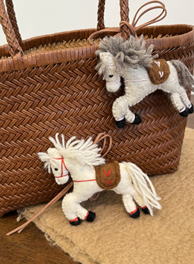 尼泊尔手工羊毛毡可爱小马包包挂件情侣钥匙扣小玩偶汽车车载挂饰