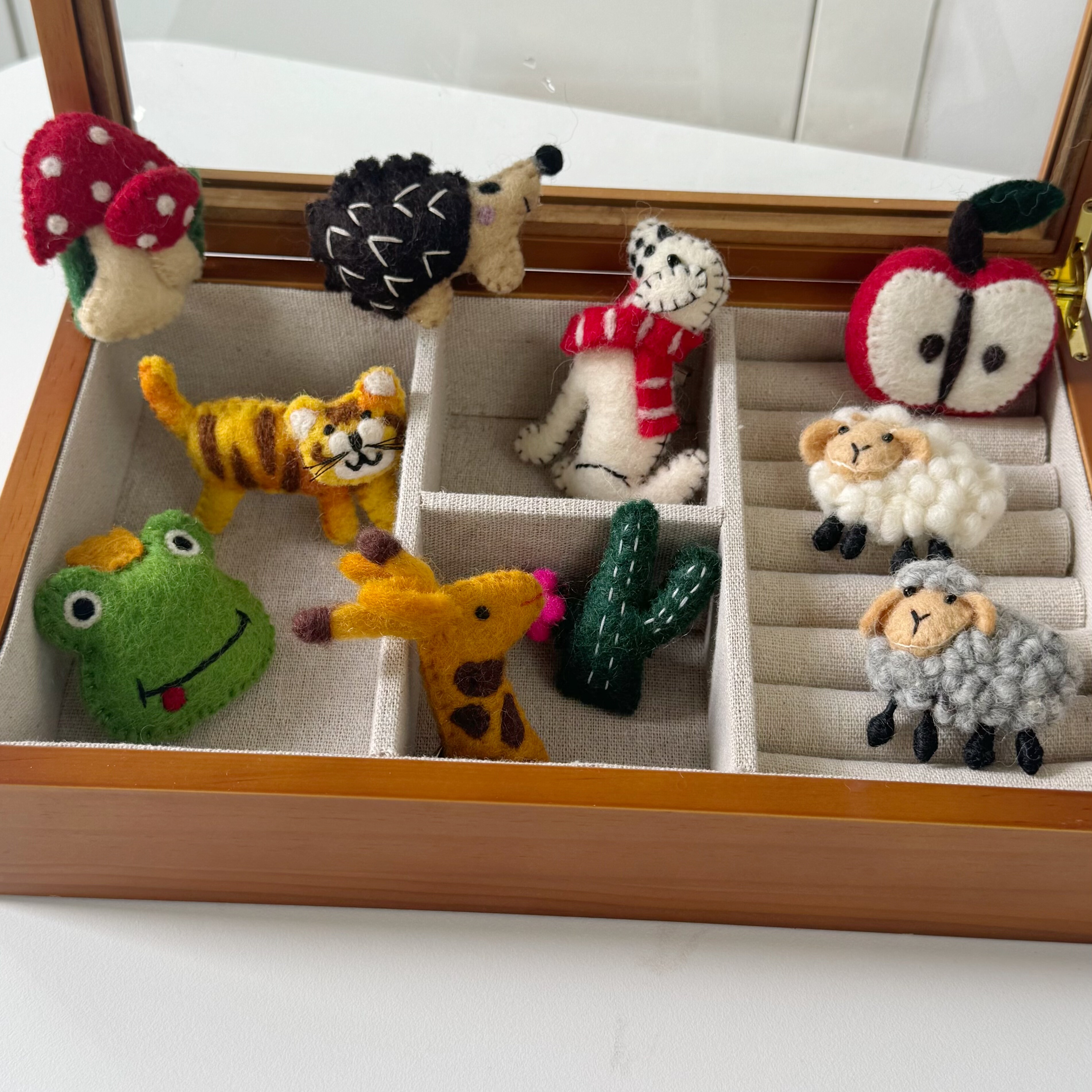 尼泊尔手工羊毛毡胸针可爱绵羊别针卡通大衣毛衣装饰包包配饰