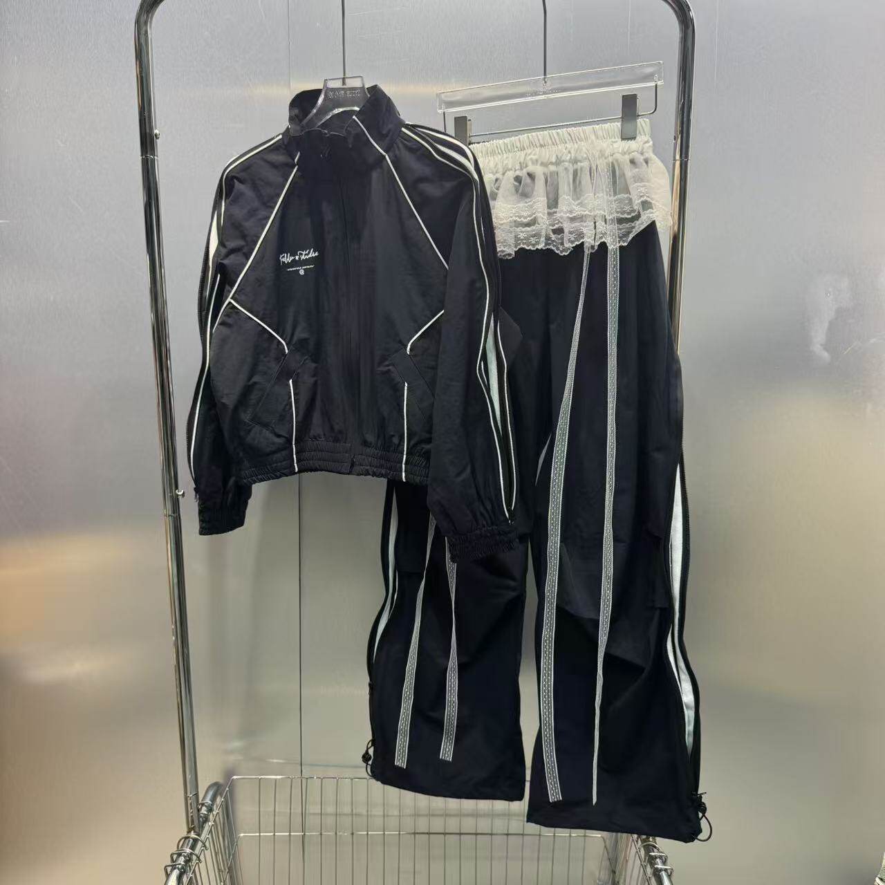 深圳南油2026春夏小众痞帅休闲运动套装拉链开衫阔腿裤蕾丝三件套