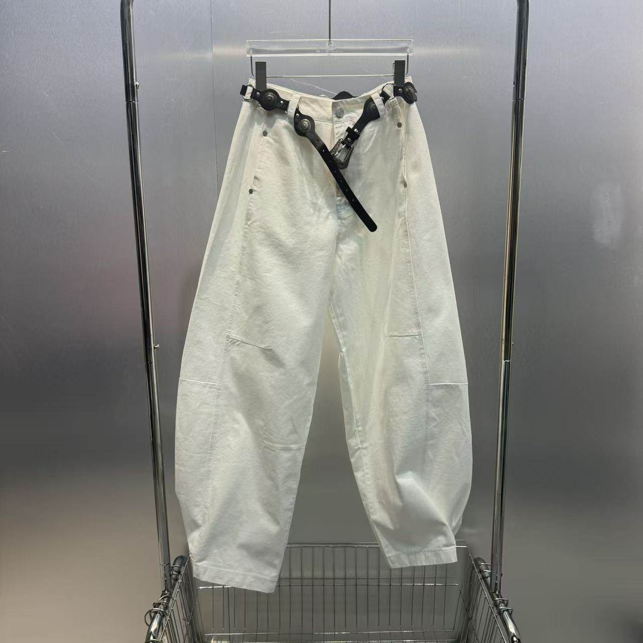 深圳南油2026春季新款高腰设计腰带装饰纯色极简风宽松休闲弯刀裤,女装/女士精品,休闲裤,淘宝优惠券,粉丝福利购,淘宝优惠卷