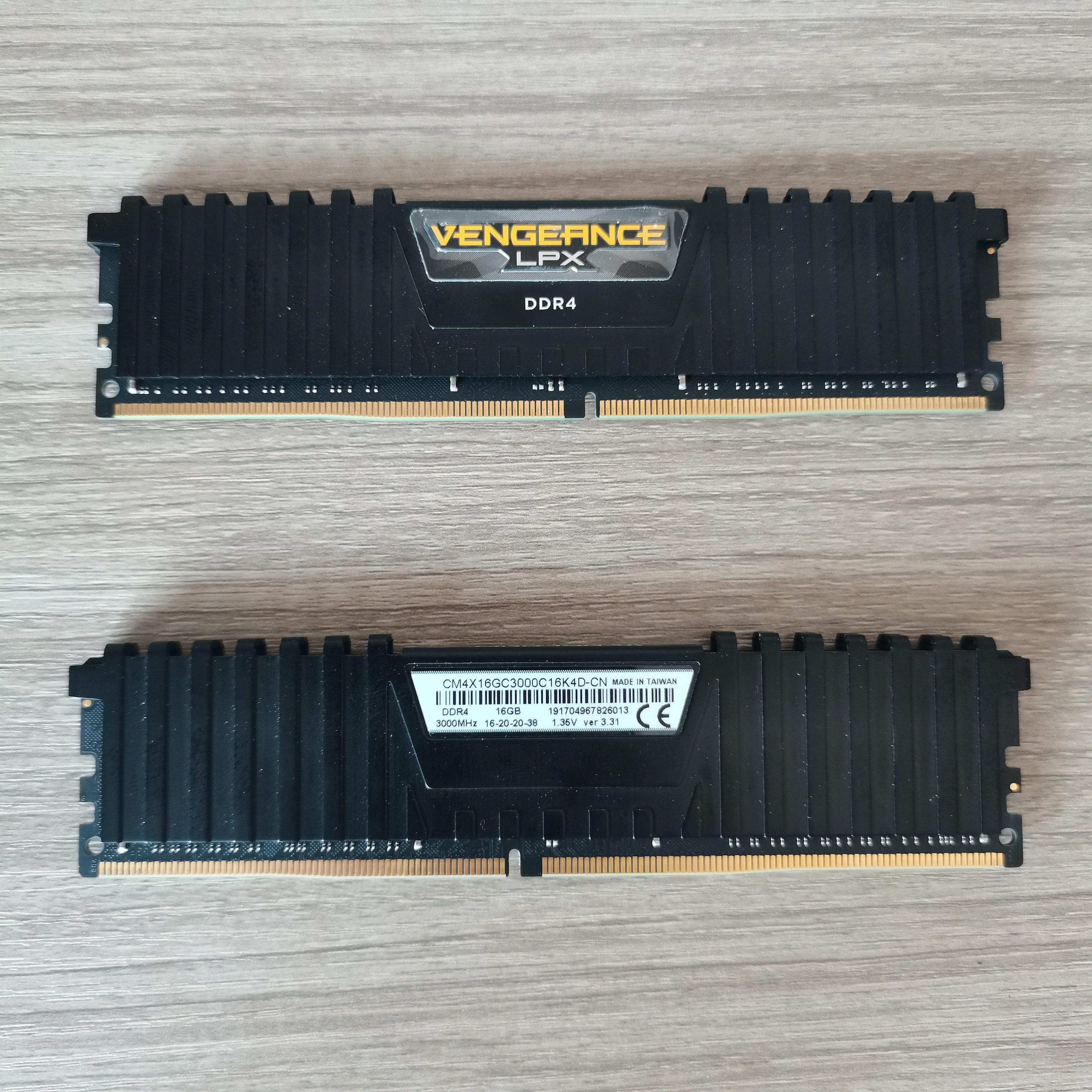 电脑内存条16G 32G 海盗船DDR4二手内存条16G 3000MHz台式机