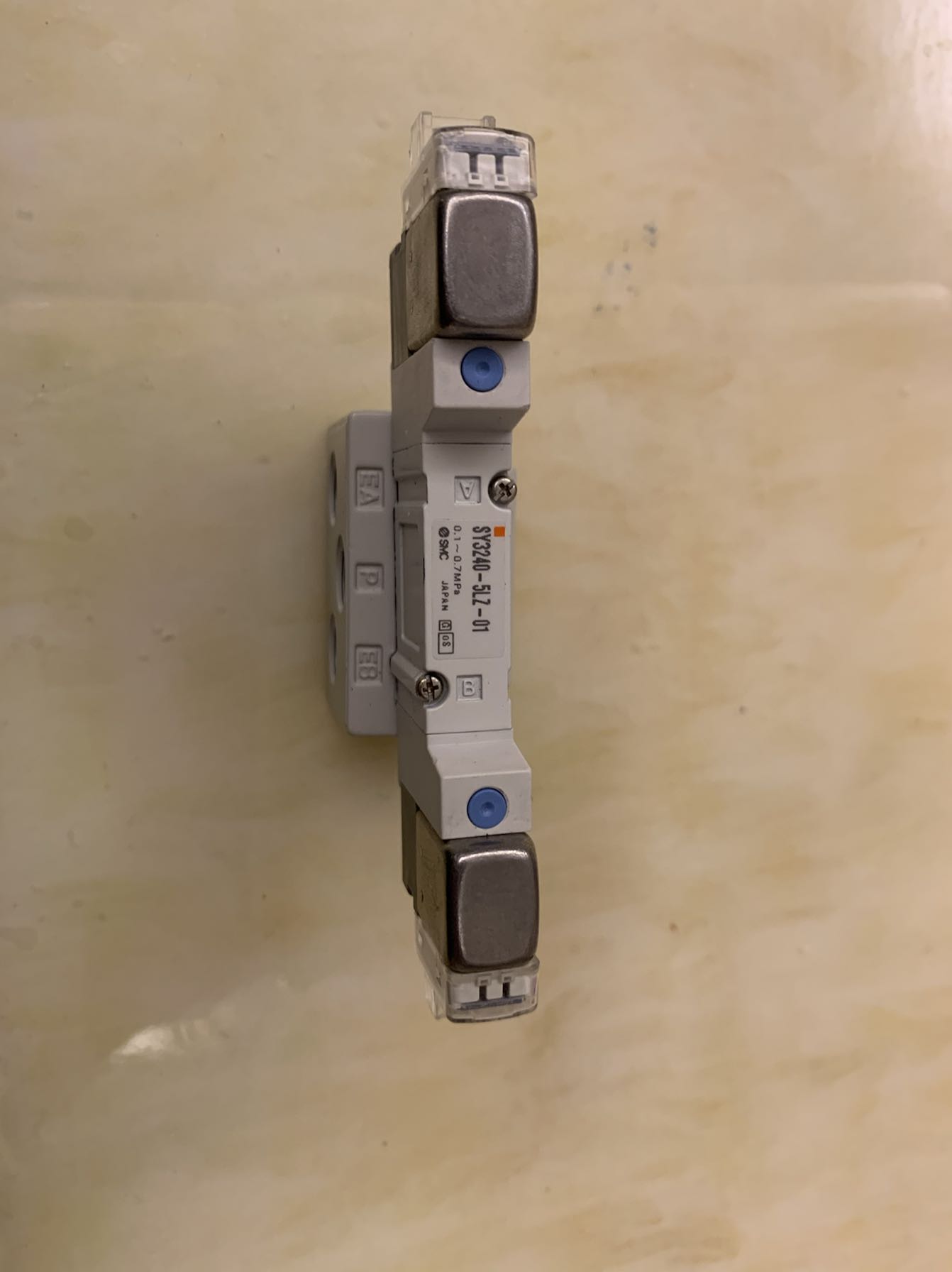 smc带底座插头电磁阀