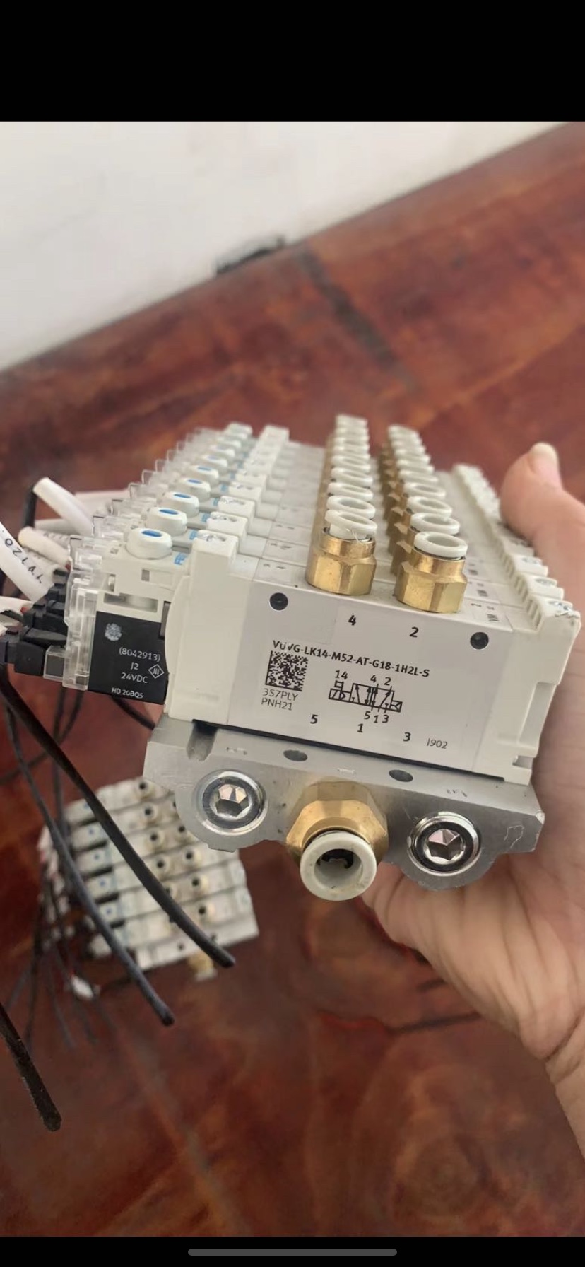 FESTO VUVG-LK14-M52-AT-G18-1H2L-S 电磁阀 9拆拆机