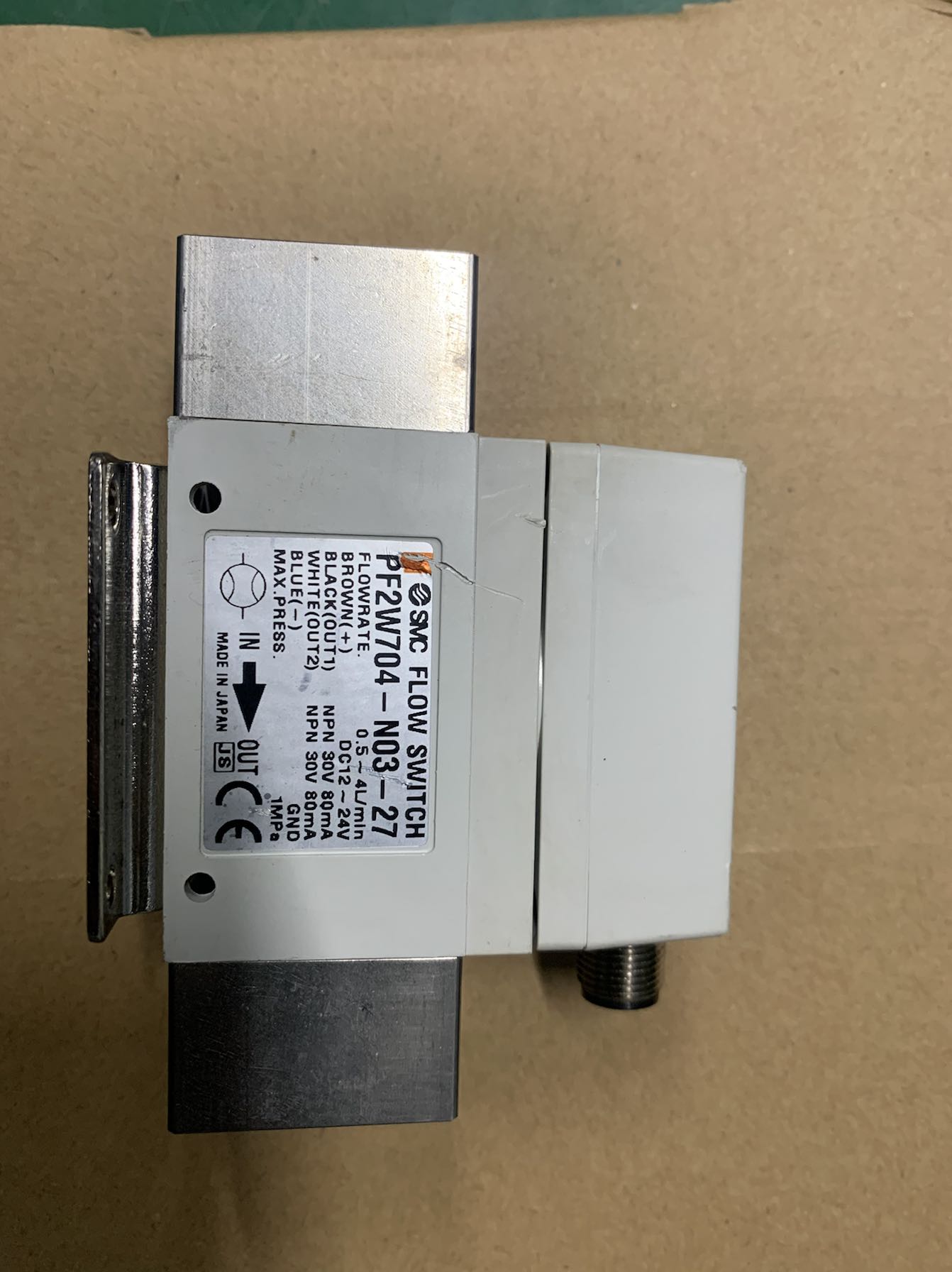 SMC PF2W704-N03-27 流量计 原装正品 量程0.5升/min 拆机