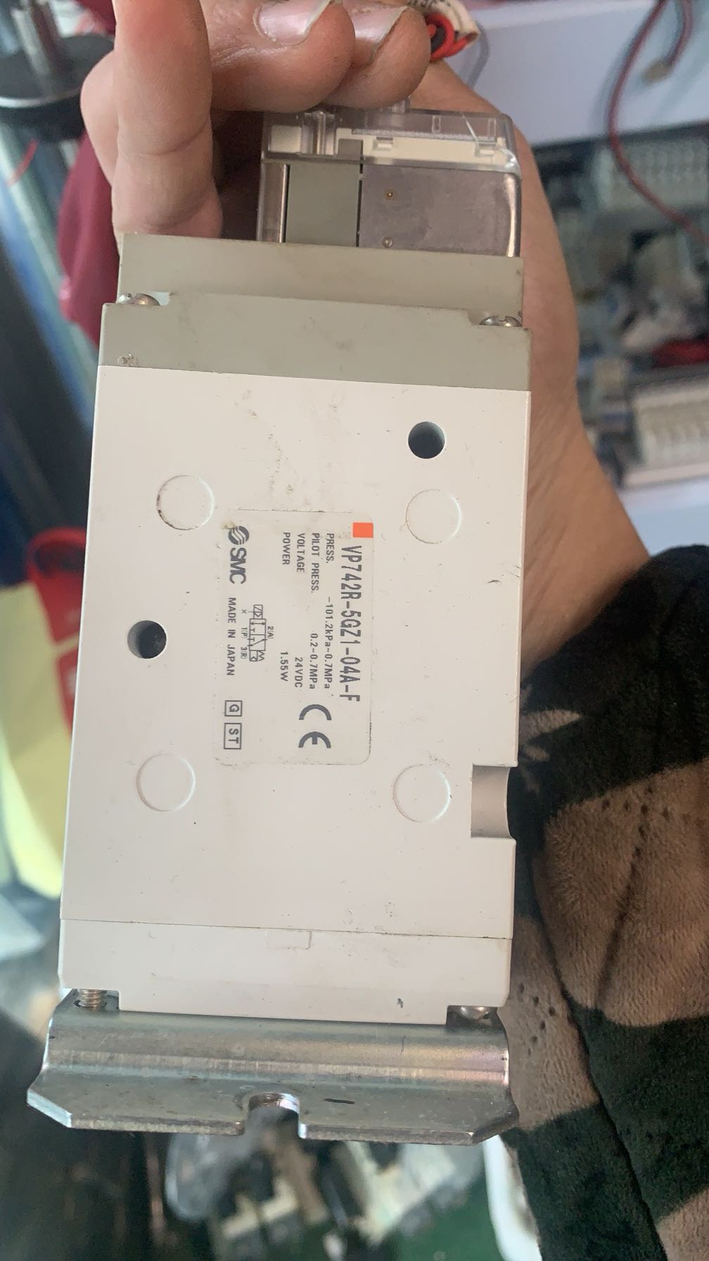 SMC VP742R-5GZ1-04A-F 电磁阀  先导式电磁阀 真空阀 正品9新