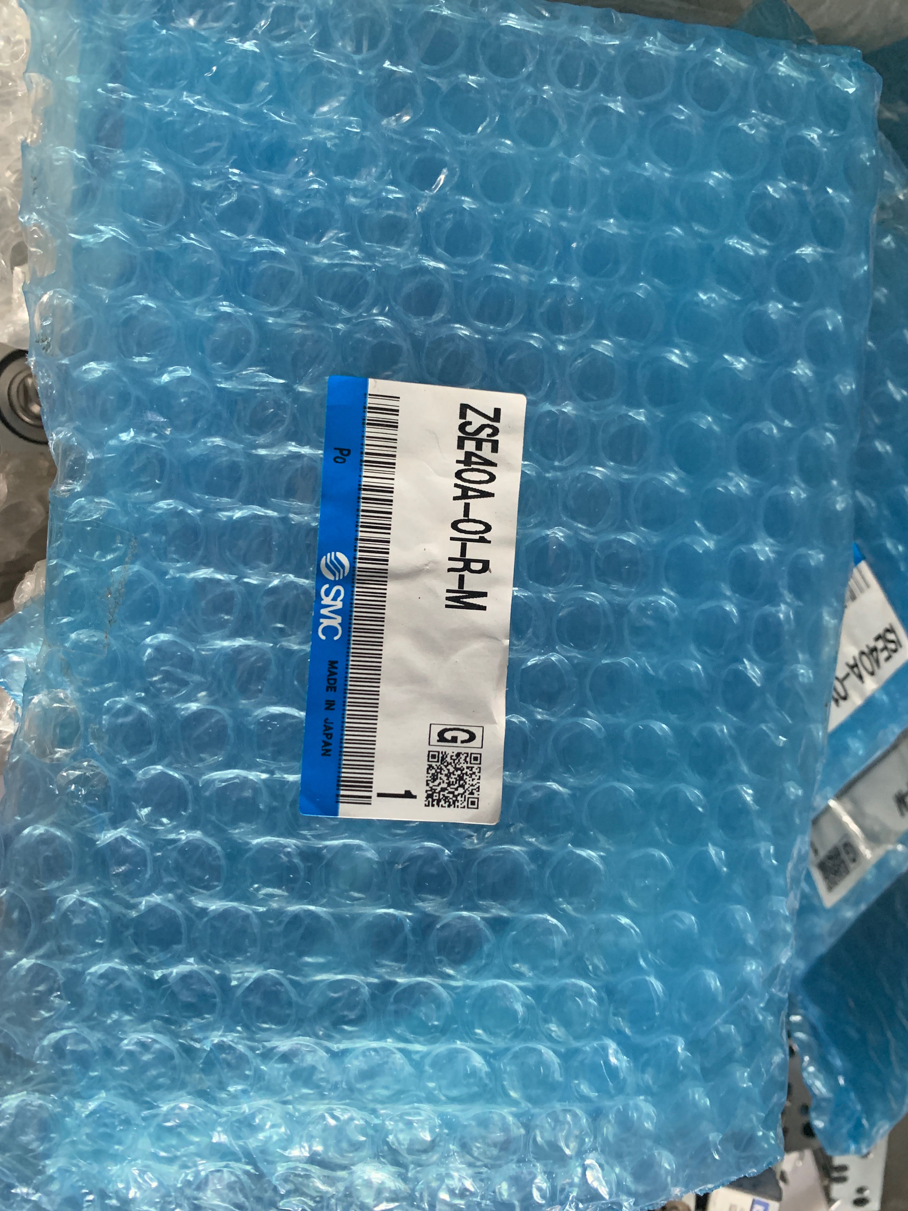 ZSE40A-01-R-M ISE40A-01-R-M 压力开关 原装进口