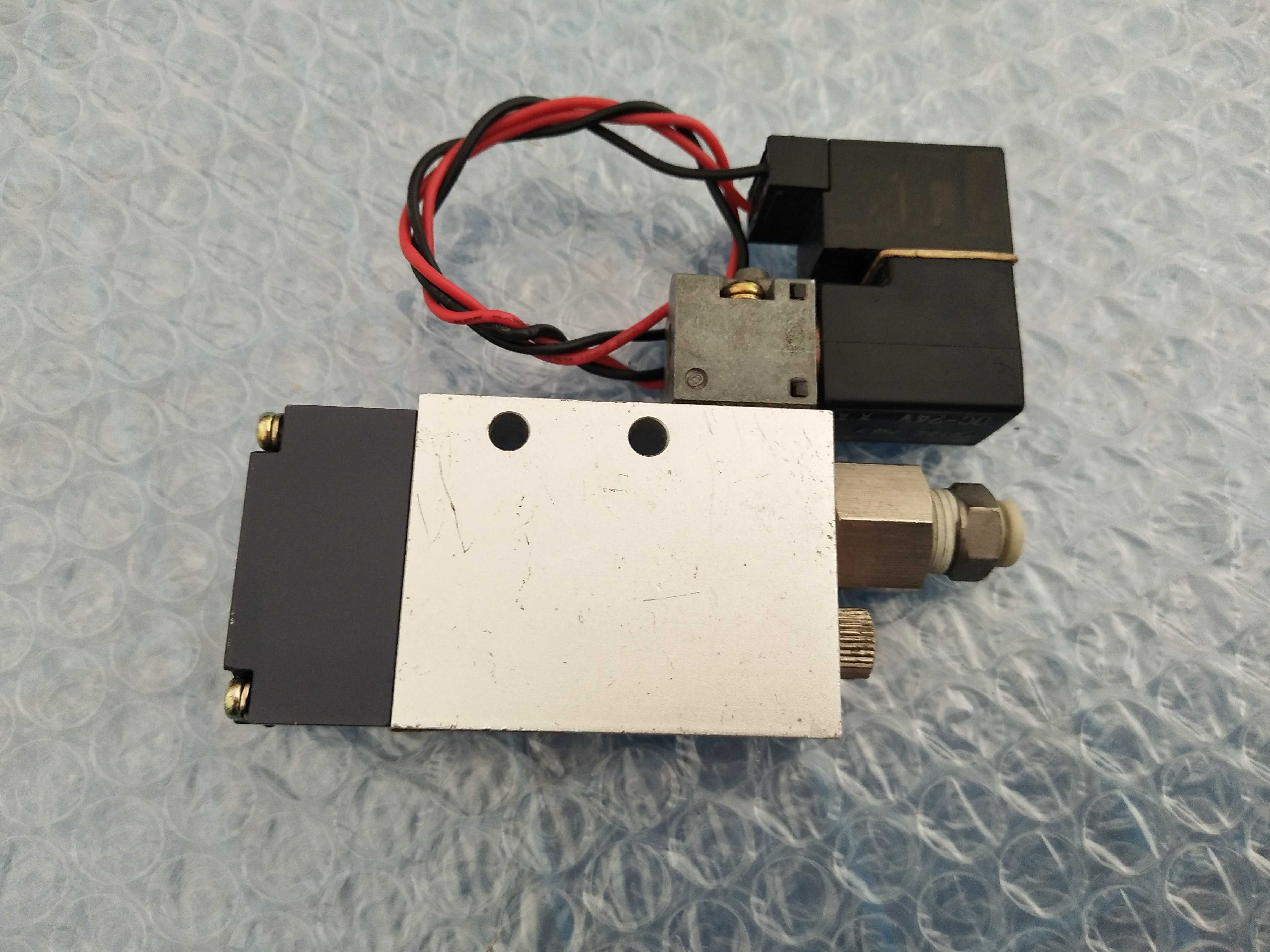 电磁阀开关拆机真空发生器