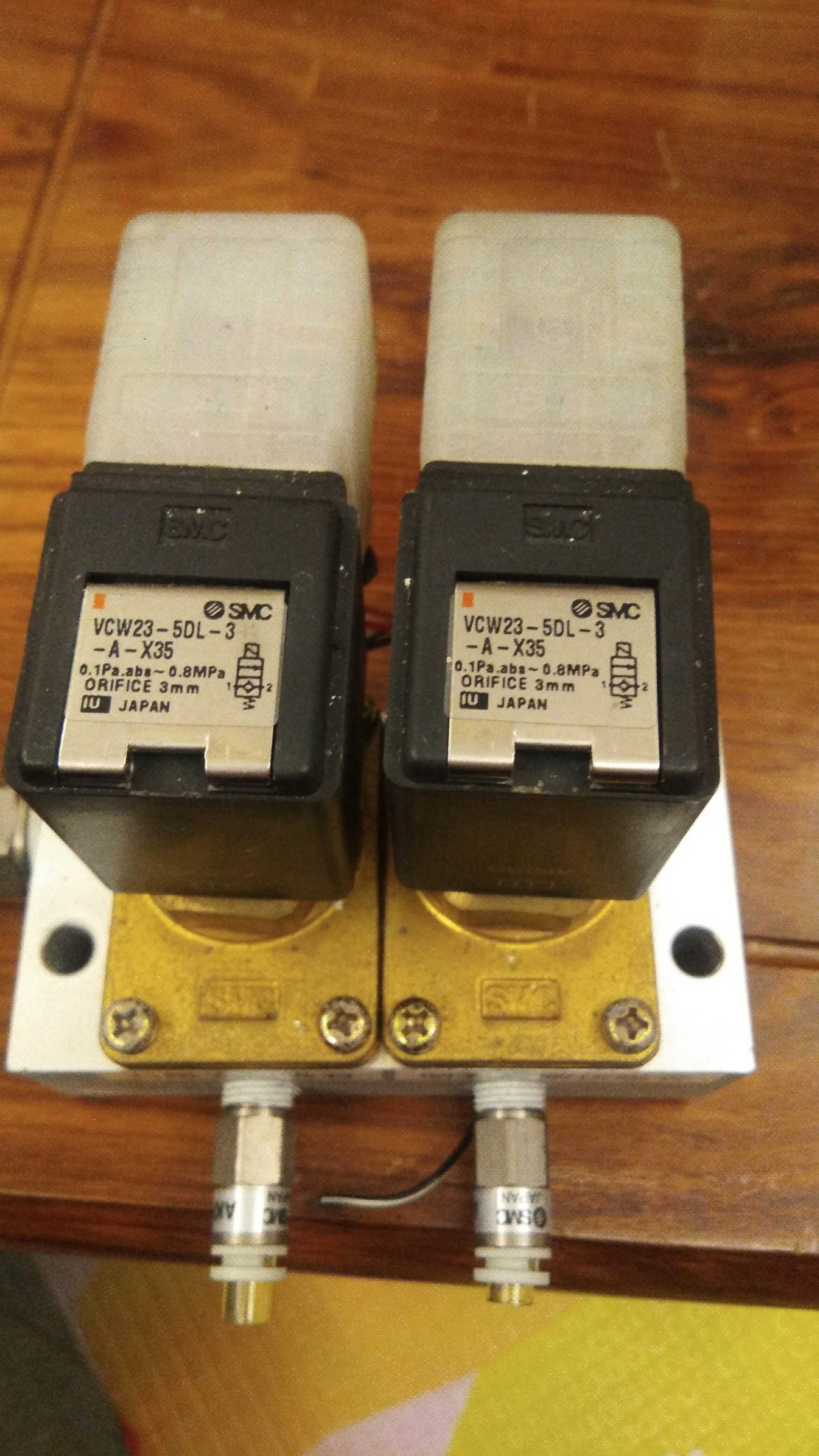 VCW23-5DL-3-A-X35 电磁阀 原装进口 成色新 DC24V