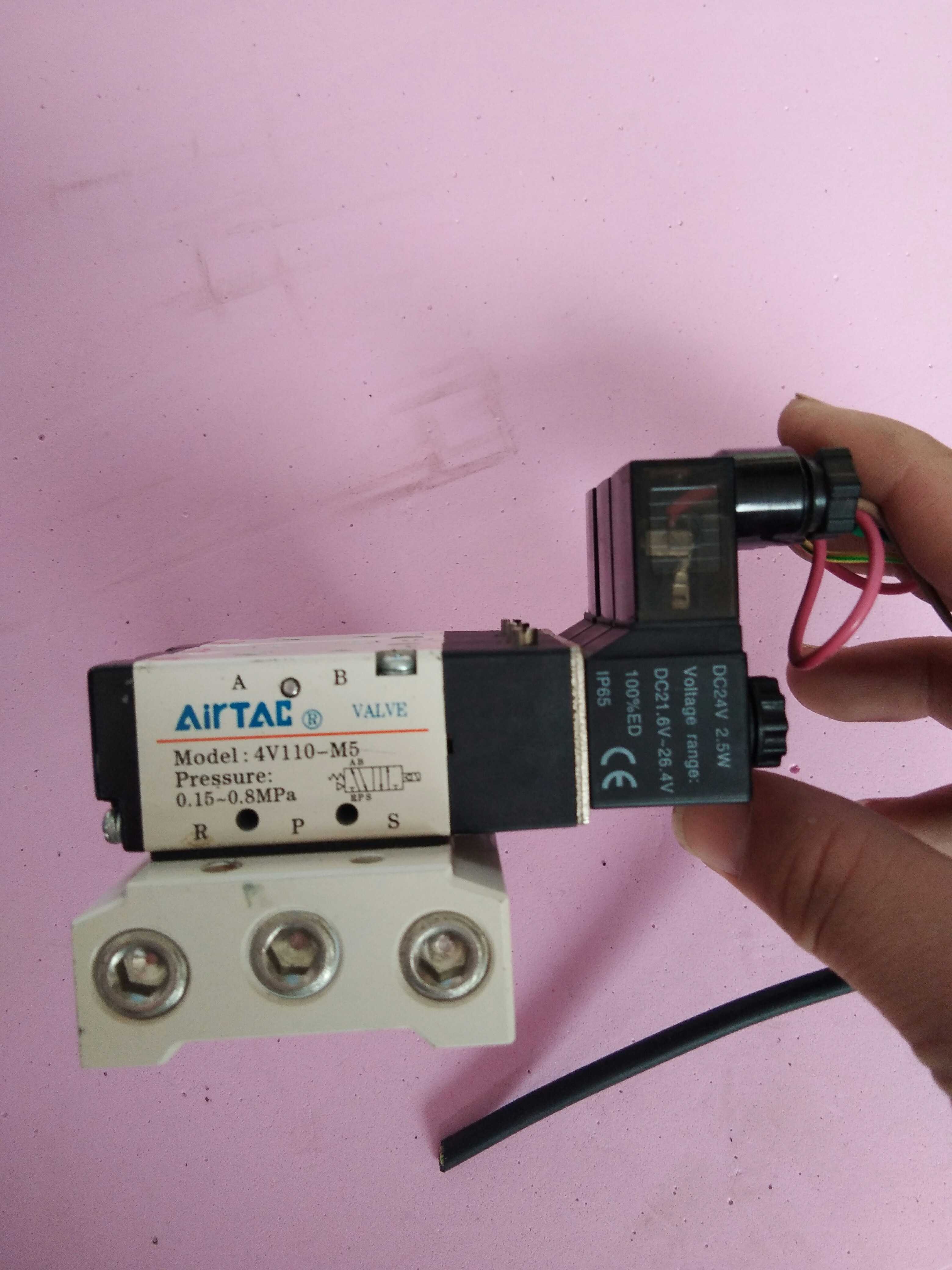 现货 AirTAC 4v110-M5电磁阀 亚德客 DV24V 拆机件 成色新
