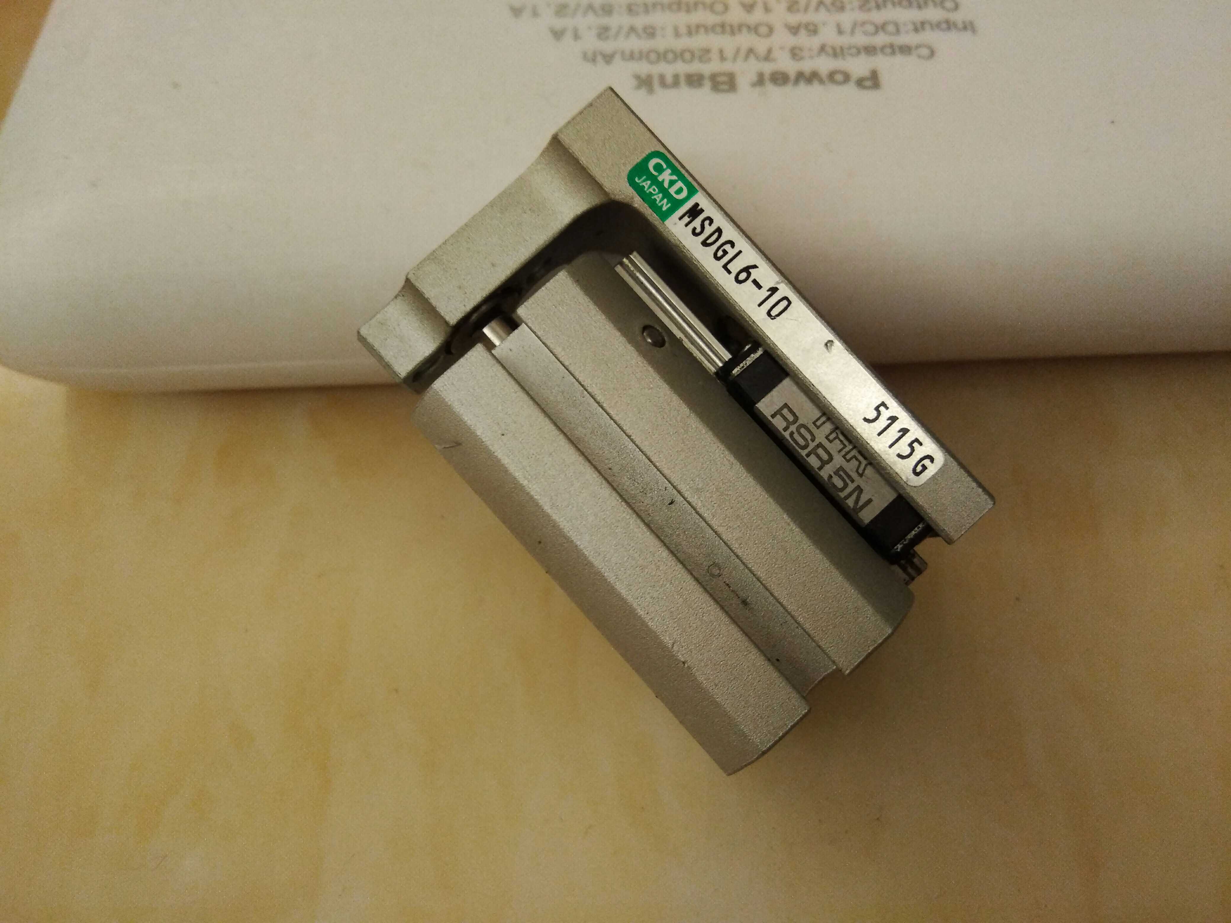 ckd九成新滑台气缸